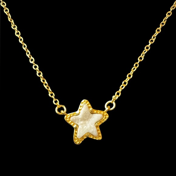 Kendra Scott Jewelry - Kendra Scott Gold Star Pendant Necklace